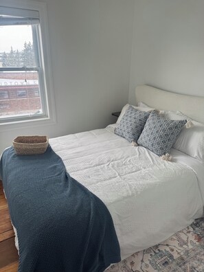 Unclassified image, 2 of 14, button - The Station Loft (Owen Sound)