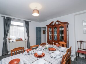 Dining - Maindy Lodge (Pentre)