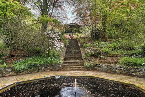 Mawarra Manor • Luxury Estate with Indoor Pool, Sauna, Lawn Tennis & Garden Spa