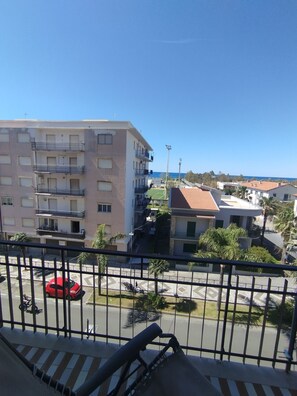 Terrace/patio - Mira Beach Bed and Breakfast (Praia a Mare)