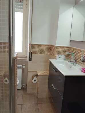 Superior-Doppel- oder -Zweibettzimmer, Meerblick | Badezimmer