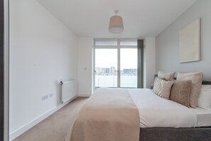 صورة غير مصنفة، 2 من 40، زرّ