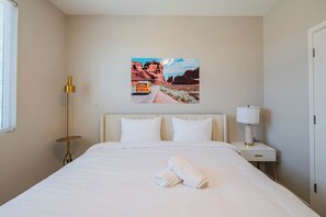 Luxury Apartment, 1 King Bed, Air conditioning | Cleanliness standards