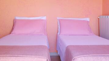 Ferros/tábuas de passar roupa, Wi-Fi de cortesia, roupa de cama