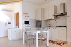 Luokittelematon kuva, 2 kautta 20, painike