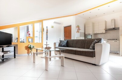 ANDREA'S HOUSE: 800 METERS FROM THE SEA WITH EXCLUSIVE VERANDAS