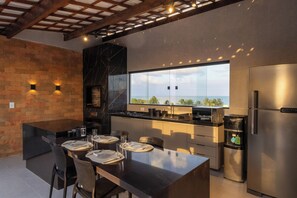 Private kitchen - Romantic rooftop with 360º jacuzzi in Tamandaré (Tamandaré)