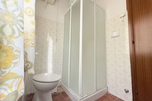 Doccia, bidet, asciugamani