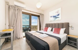 3 bedrooms, travel cot, free WiFi - Stylish Contemporary Villa with Sea Views near Trapezaki and Beaches (Kefalonia)