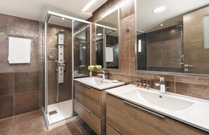 Hair dryer, towels - White Oak Tree Villa (Rethymno)