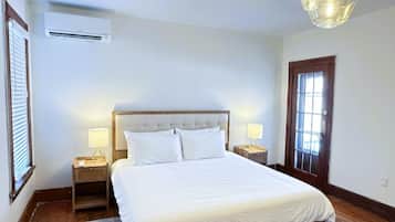 Työpöytä, silitysrauta/-lauta, ilmainen Wi-Fi, vuodevaatteet