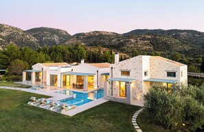 Exterior - Stunning Villa with Sea-and-Mountain Views, Extensive Grounds and Tennis Court (Lefkada)