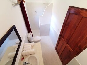 Chambre Deluxe avec lits jumeaux | Salle de bain