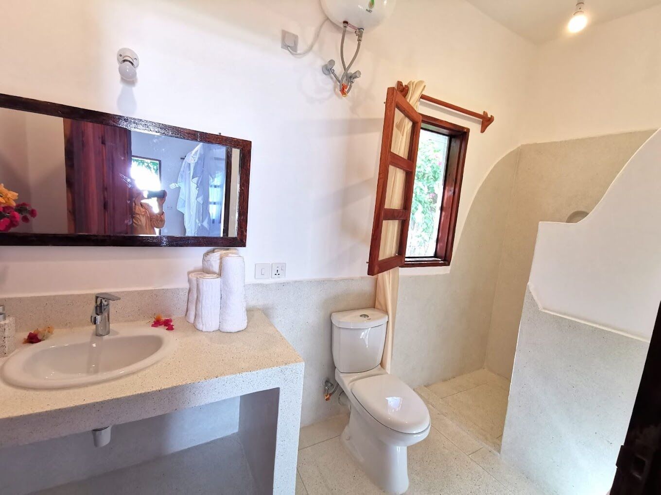Phòng 2 giường đơn Deluxe | Trang trí khác biệt, trang bị nội thất với thiết kế riêng biệt 