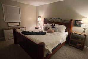 Bügeleisen/Bügelbrett, Internetzugang, Bettwäsche