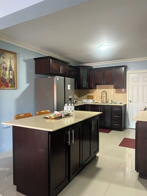 Private kitchen - Spacious 6-bedroom villa at Hellshire w/ private pool, games room & gym (Portmore)