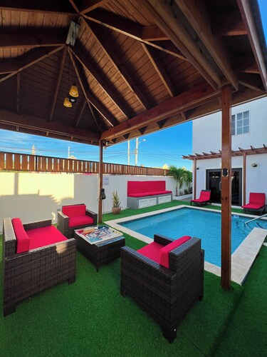 Spacious 6-bedroom villa at Hellshire w/ private pool, games room & gym