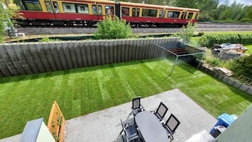 Comfort-Haus, 3Â Schlafzimmer, Gartenblick | Speisen im Freien