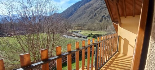 4-bedroom villa, nature, quiet, panoramic mountain views