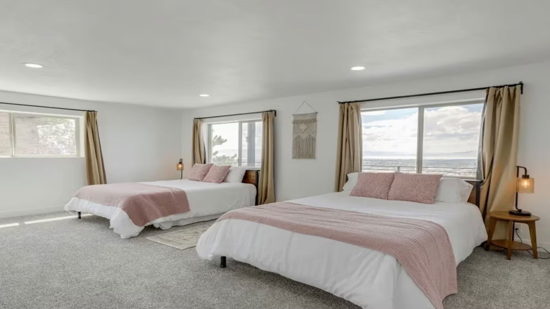 5 bedrooms, desk, iron/ironing board, free WiFi