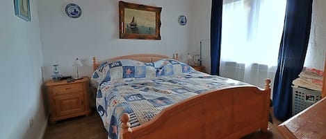 Tabla de planchar con plancha y wifi