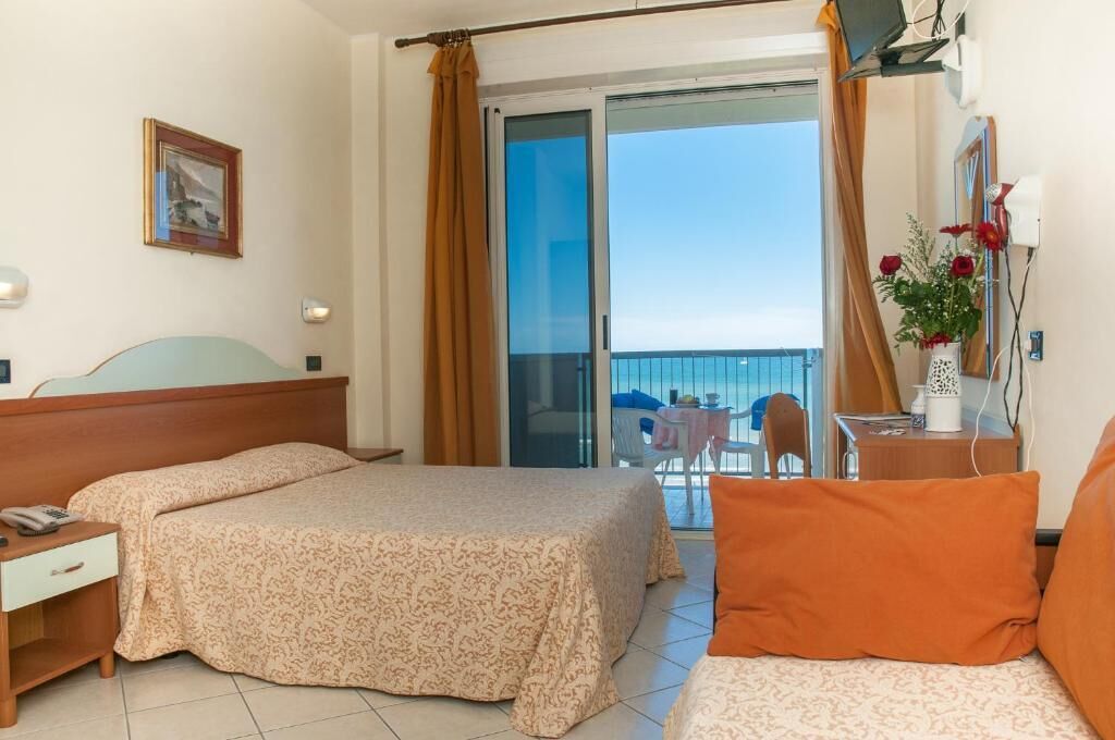 Double or Twin Room, Balcony, Sea View | In-room safe, free WiFi