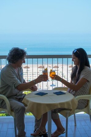 Superior Triple Room, Balcony, Sea View | Outdoor dining - Hotel Atlantic (Giulianova)