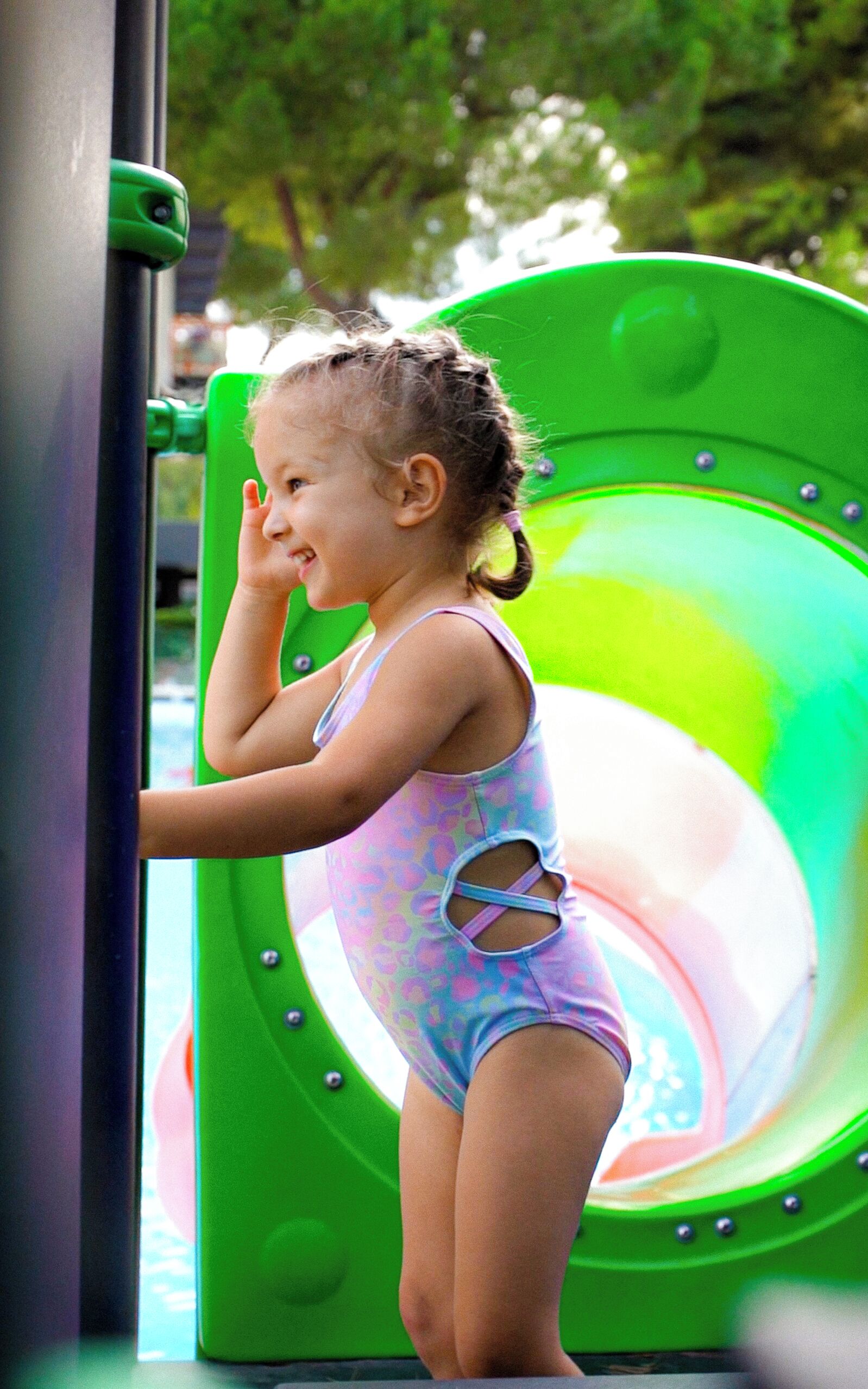 Una piscina al aire libre de temporada