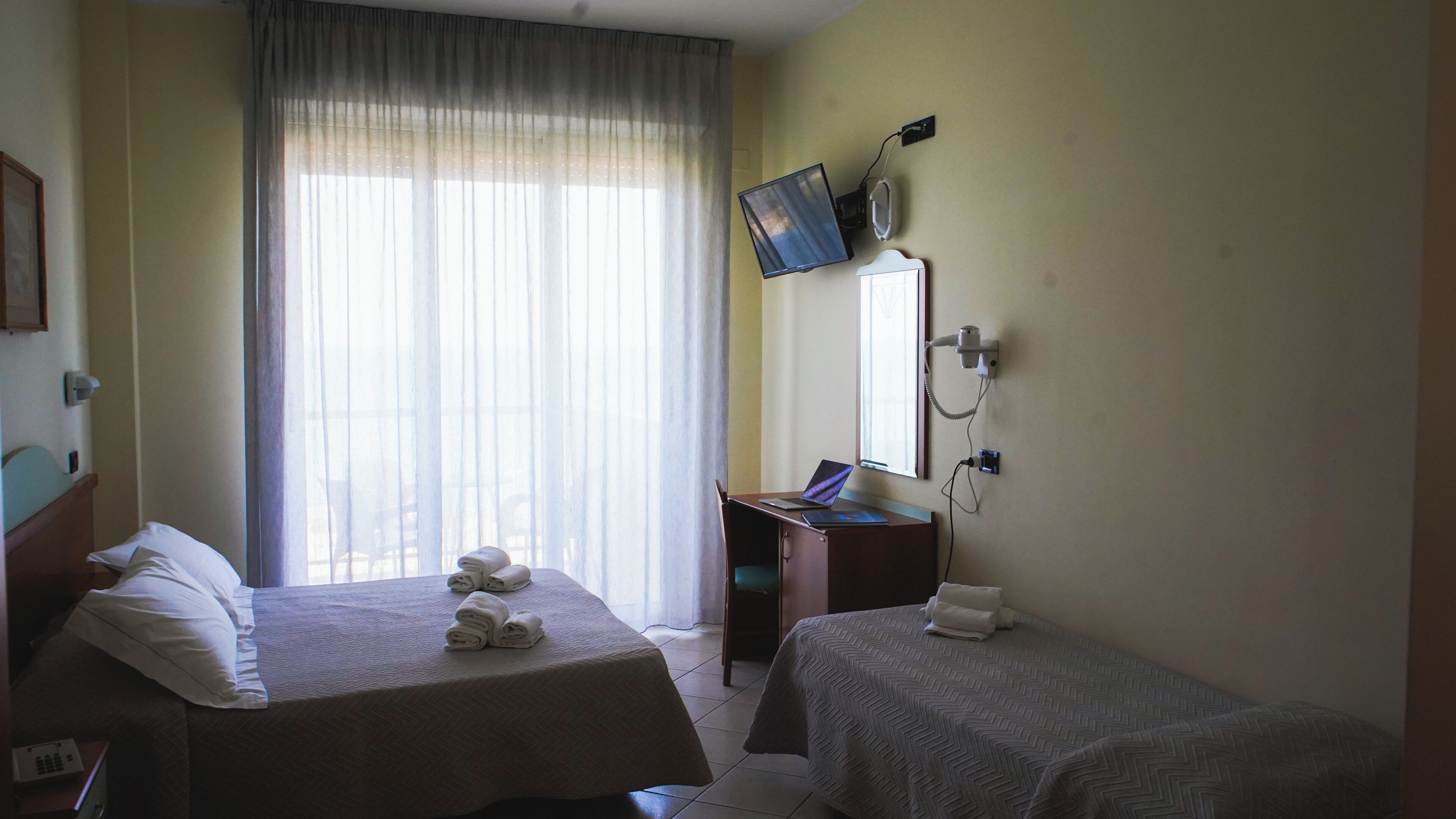 Superior Triple Room, Balcony, Sea View | In-room safe, free WiFi