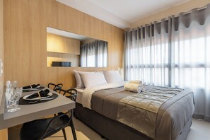 Apartamento conforto, banheiro privativo, vista para a cidade | Ferros/tábuas de passar roupa, Wi-Fi de cortesia