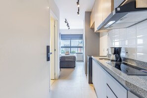 Comfort Apartment, Private Bathroom, City View | Interior - StayHome Vila Clementino com Academia (São Paulo)