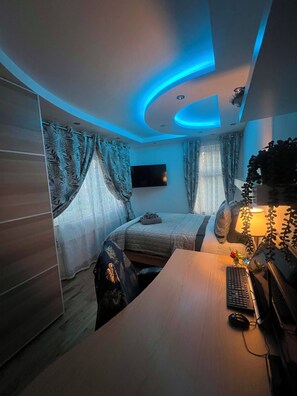 5 chambres, fer et planche à repasser, Wi-Fi