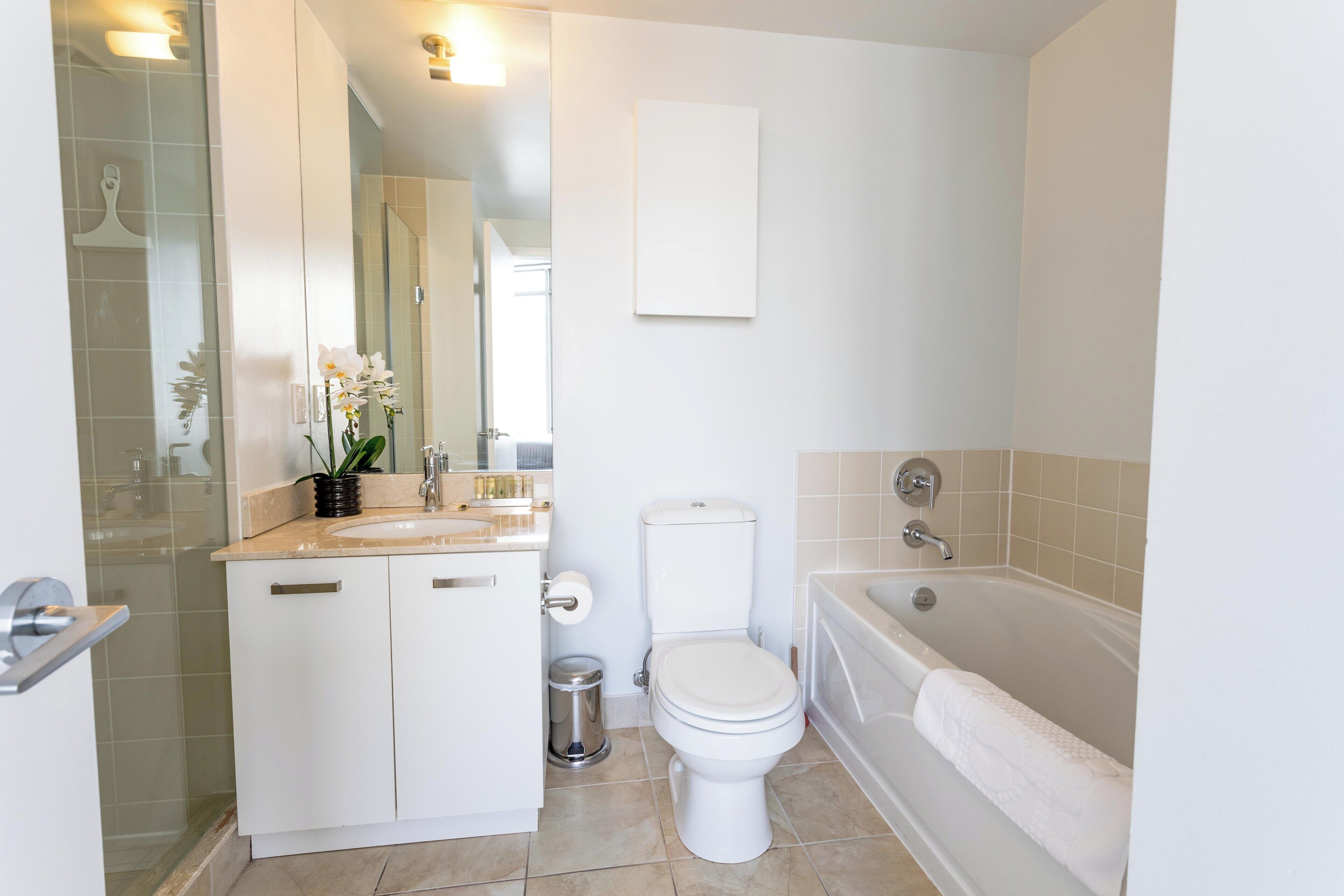 Condo, 1 Bedroom, Accessible, Balcony | Bathroom