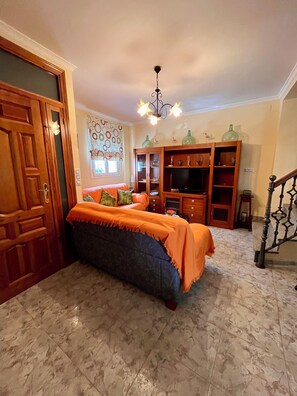 Living area - Casa Vista Hermosa next to Natural Park - Sleeps 8 - Centro Andalucía (Rute)