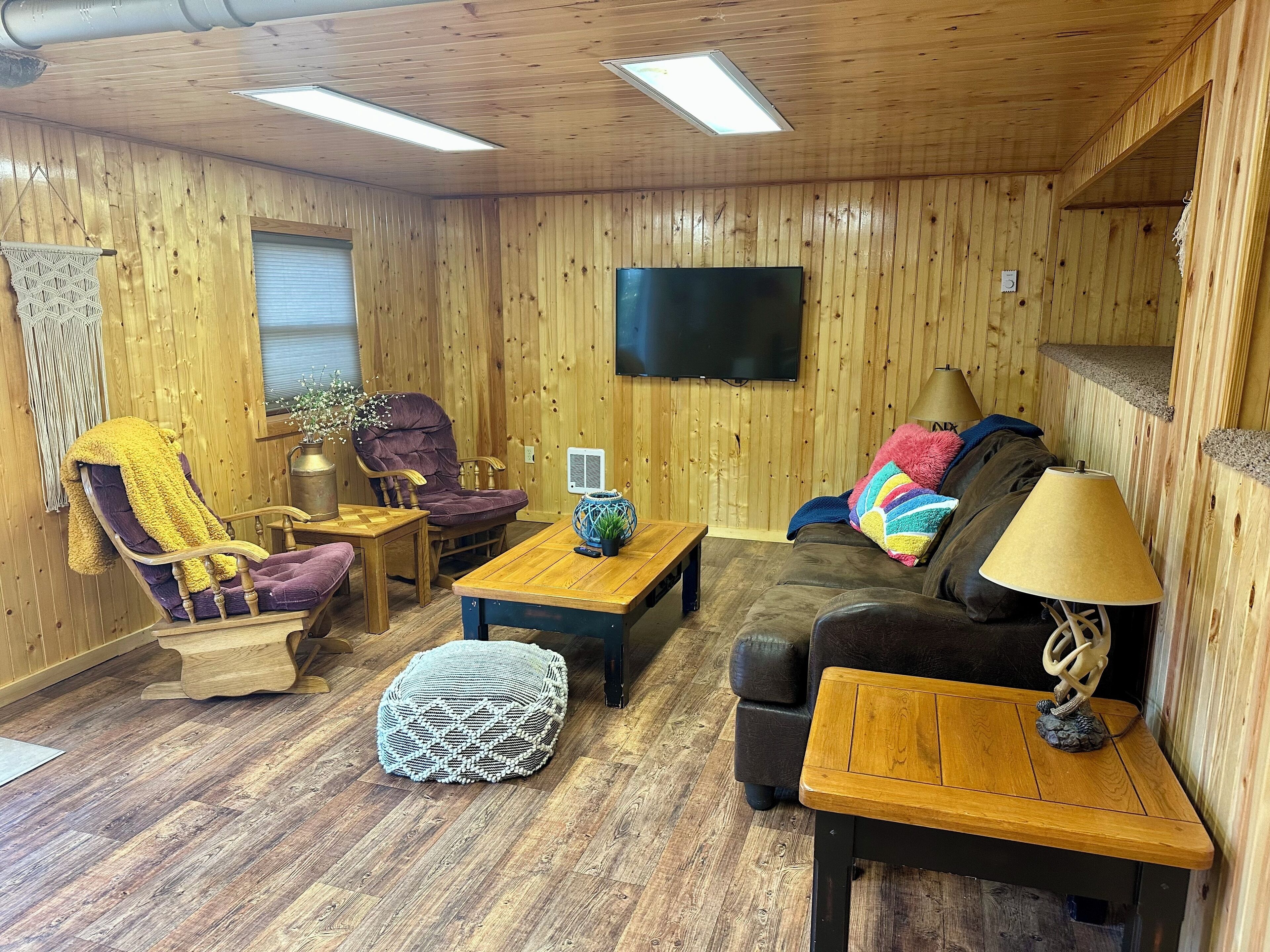 Smoky Mountain Creekside Retreat - Private Cabin With Backyard Stream - Maggie Valley, NC