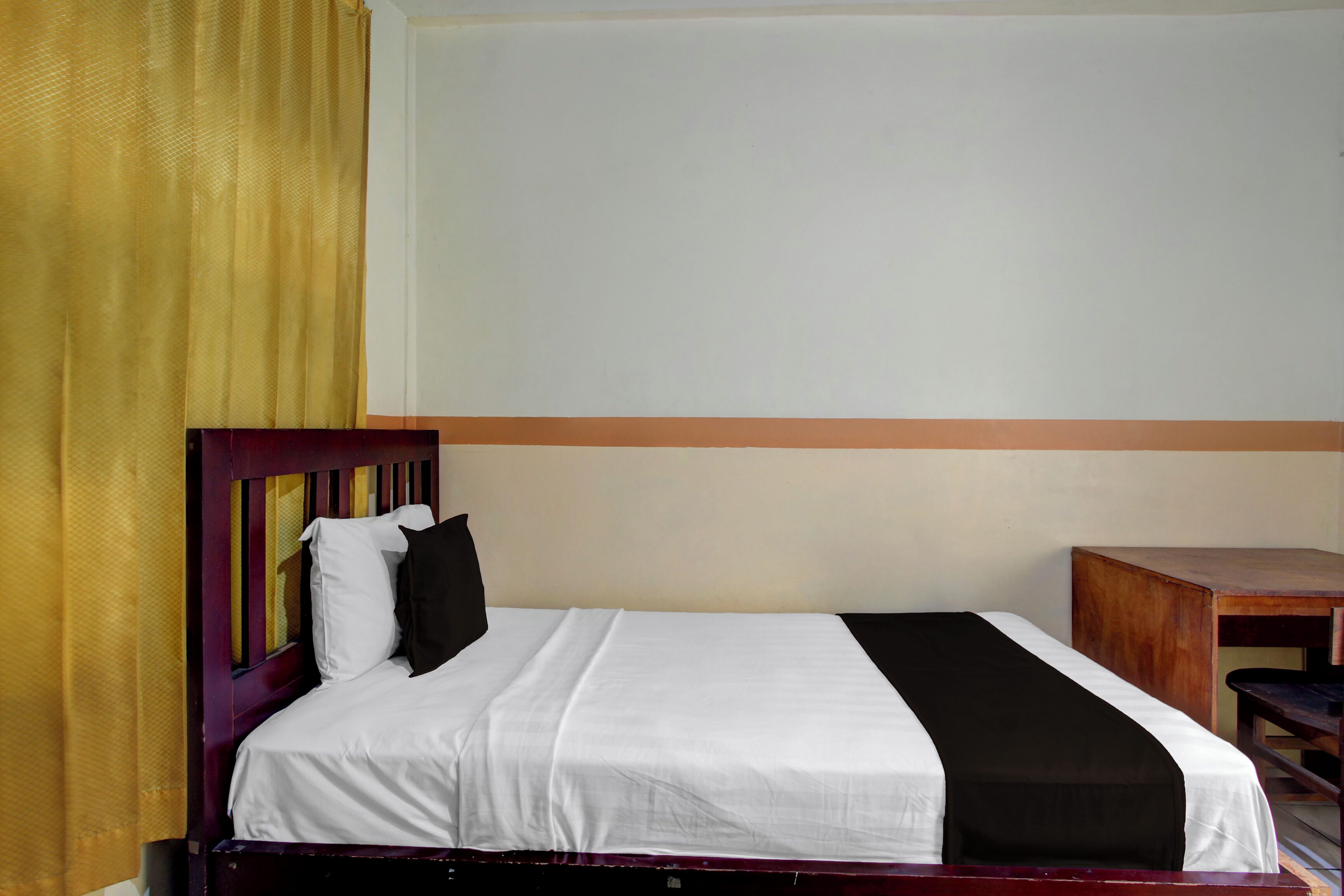 Basic Single Room | Desk, WiFi (free), bed sheets