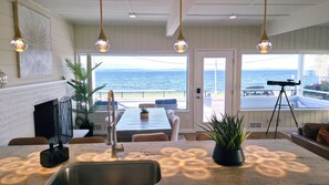 Unclassified image, 4 of 55, button