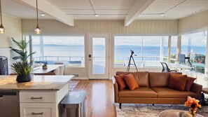 Unclassified image, 5 of 55, button