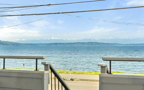 Unclassified image, 1 of 55, button