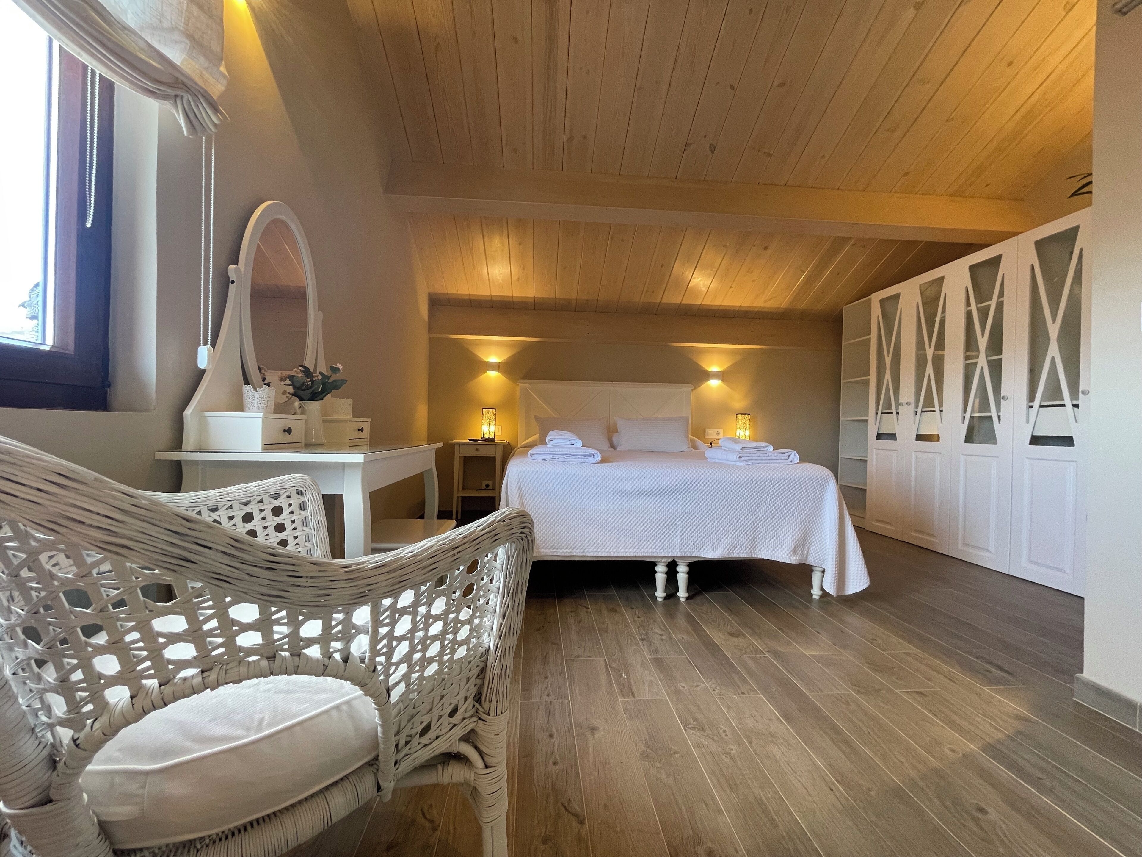 Fer et planche à repasser, lit de bébé portatif, accès au Wi-Fi (inclus)