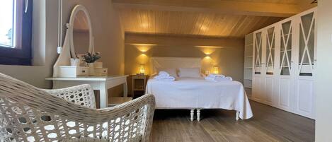 Iron/ironing board, travel crib, free WiFi, bed sheets