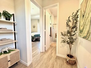 2 bedrooms, iron/ironing board, WiFi, bed sheets - Spacious Golden Safari Townhome (San Diego)