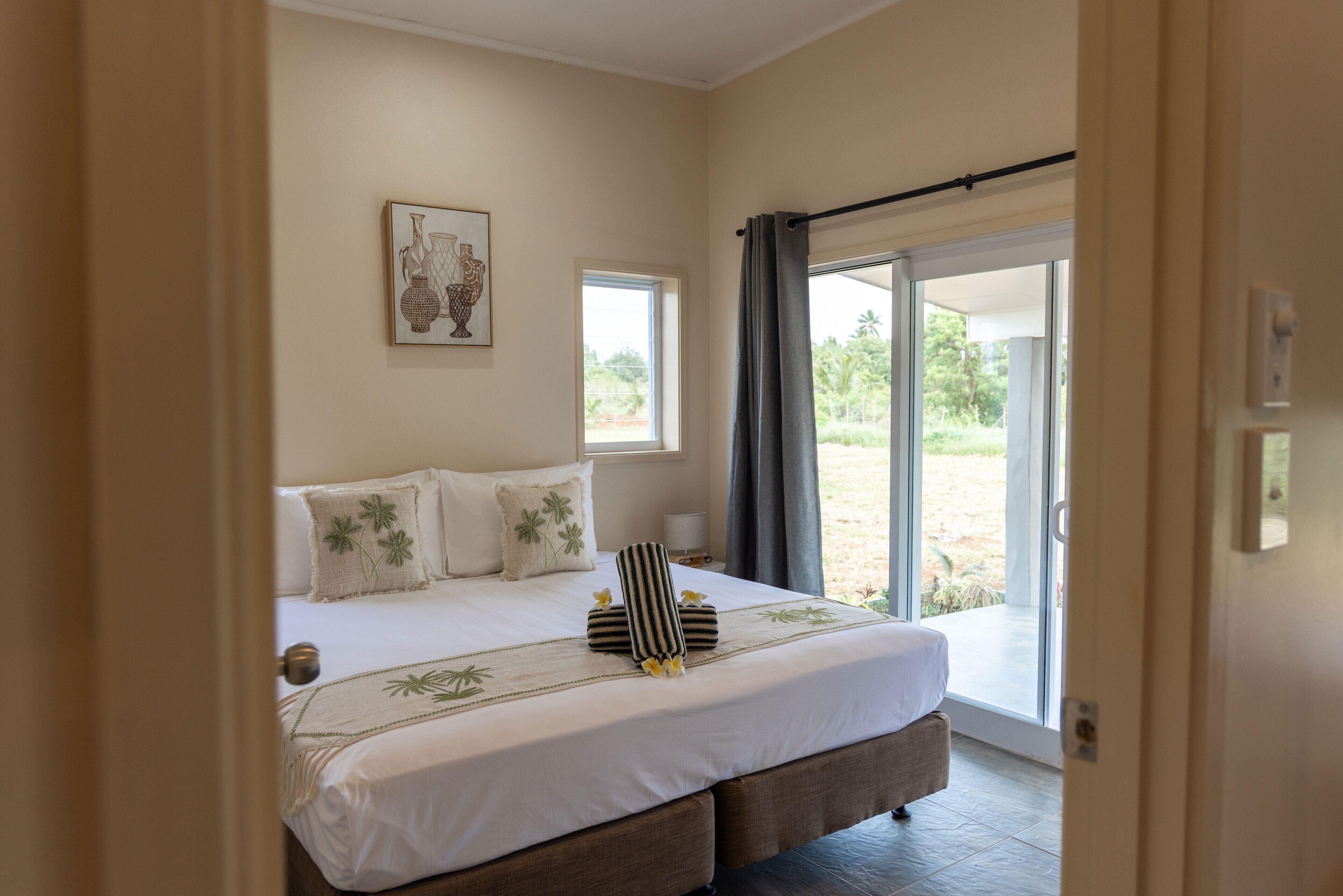 Comfort Villa, 4 Bedrooms, Air conditioning, Garden View | In-room safe, iron/ironing board, free WiFi