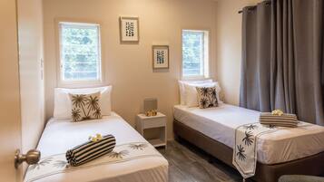 Villa Comfort, 4 camere da letto, aria condizionata, vista giardino | Una cassaforte in camera, ferro/asse da stiro, Wi-Fi gratuito