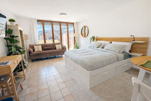 Bright studio with terrace - 30 min from Verbier - free parking