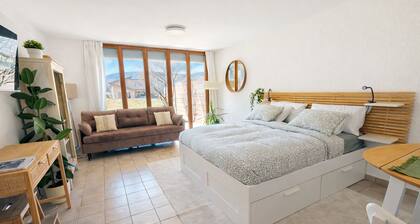 Bright studio with terrace - 30 min from Verbier - free parking