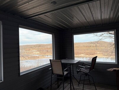 Deer Hollow on the river’s edge in charming Vienna