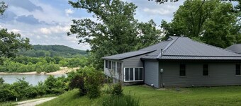 Deer Hollow on the river’s edge in charming Vienna