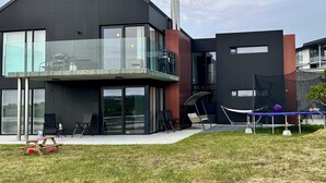 Unclassified image, 4 of 62, button - Luxury lakefront Villa 15 min drive to downtown (Garðabær)