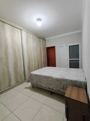 Comfort House | Blackout drapes, iron/ironing board, free WiFi - CASA FLORENÇA (Indaiatuba)